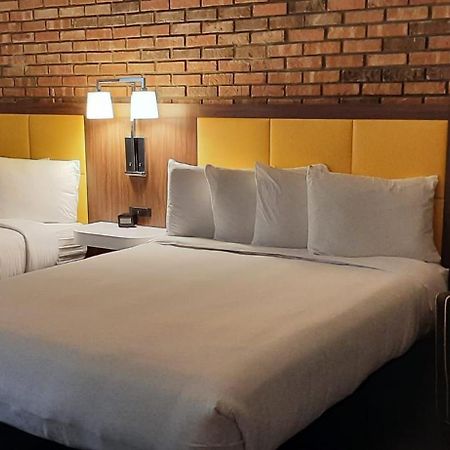 Penn Lodge Hotel & Suites Philadelphia - Bensalem Ngoại thất bức ảnh