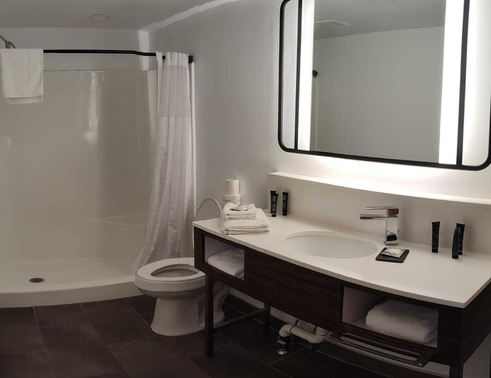 Penn Lodge Hotel & Suites Philadelphia - Bensalem Ngoại thất bức ảnh